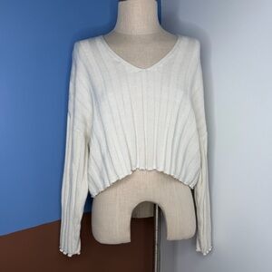 American Eagle Cream Ribbed Oversized Cropped V Neck Sweater Size Medium